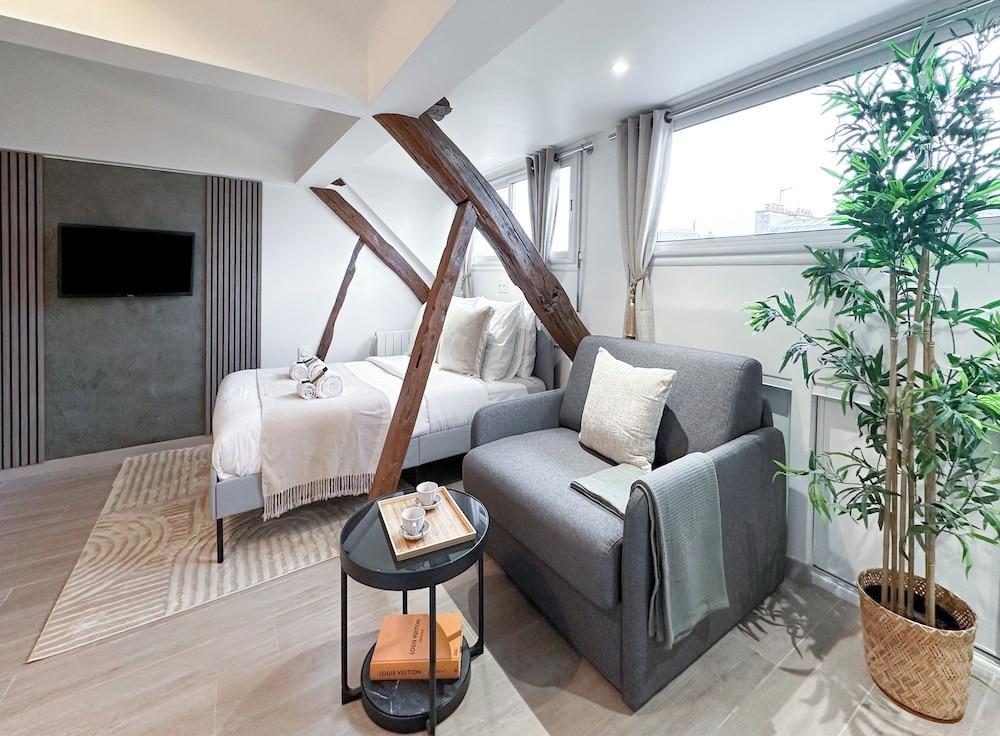 TRONCHET Room Type - Superior Studio Suite, City View TRONCHET Room Type - Superior Studio Suite, City View
