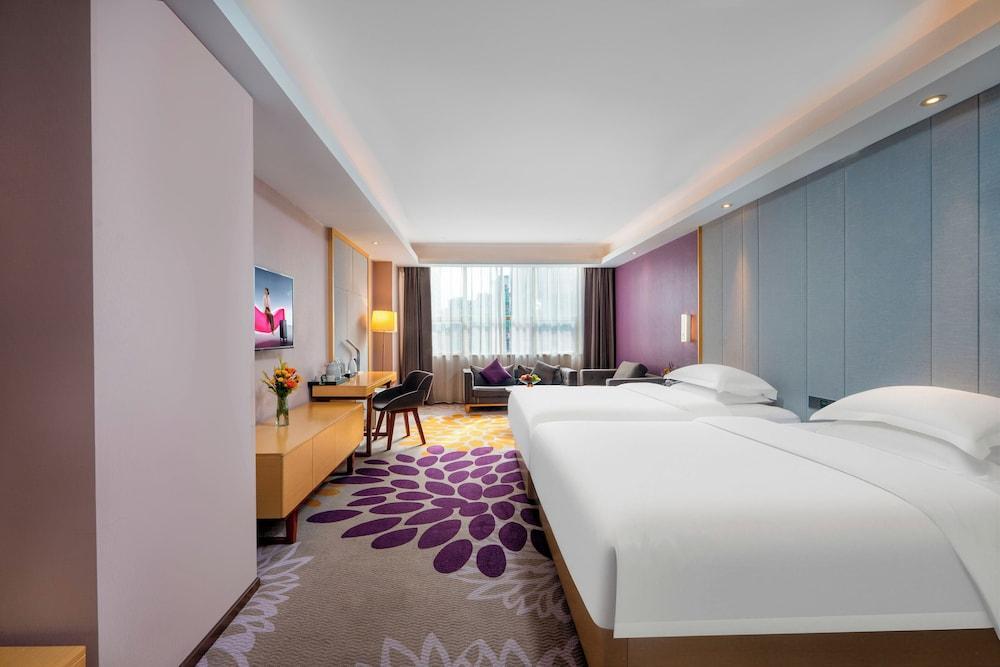 Trendy Romantic MAXScreen Hotel Room Type - Luxury Twin Room, City View
