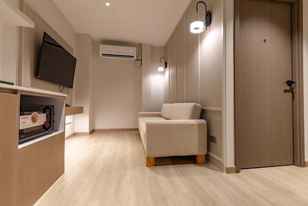 The Bentley Hotel Pratunam Room Type - Family Room, 2 Bedrooms.