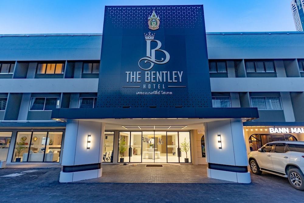 The Bentley Hotel Pratunam - Tap to explore photos