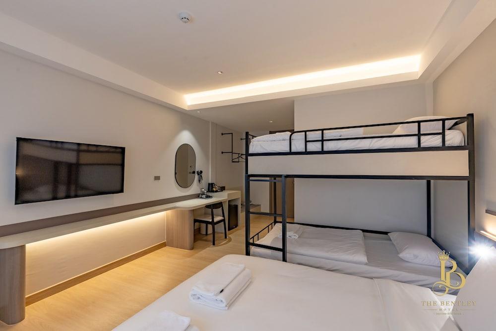 The Bentley Hotel Pratunam Room Type - Deluxe Quadruple Room