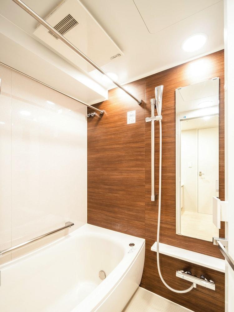 Section L Residence Moto-Azabu - Tap to explore photos