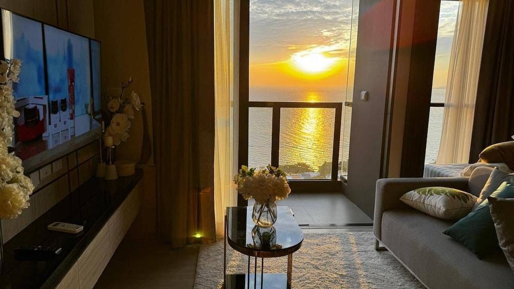 Sea View Luxury Stay - Close to Beautiful Beach