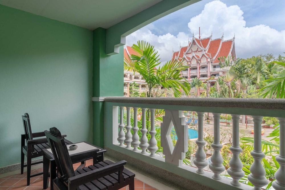 Le Ayodhaya Palace Krabi Beach Resort Room Type - Suite Twin Room Balcony with Pool View