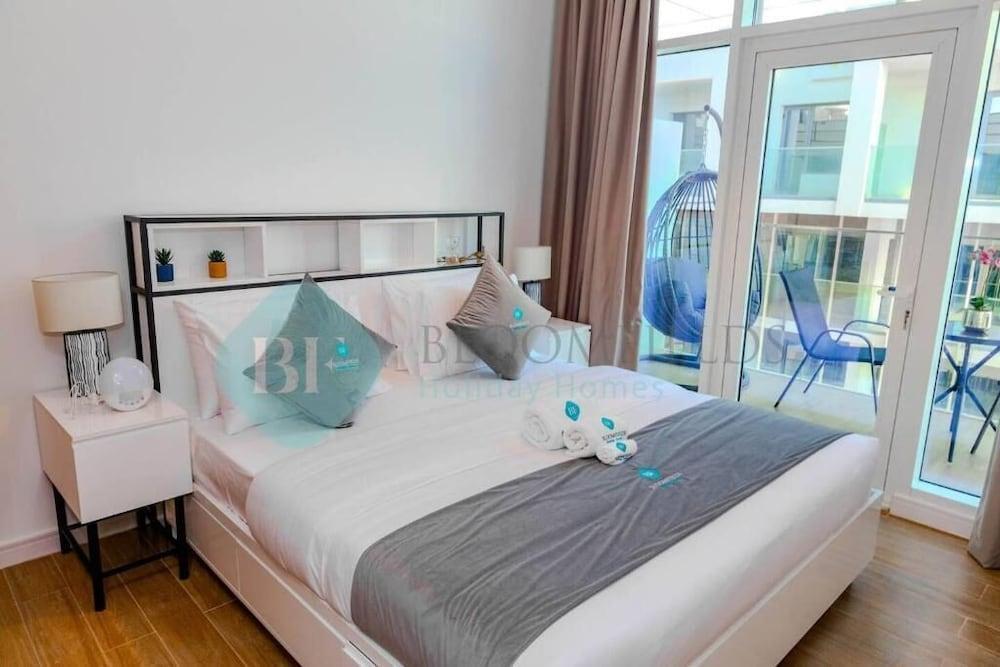 Bloomfields Adorable 1BR in Oasis Ma Room Type - Apartment, Balcony