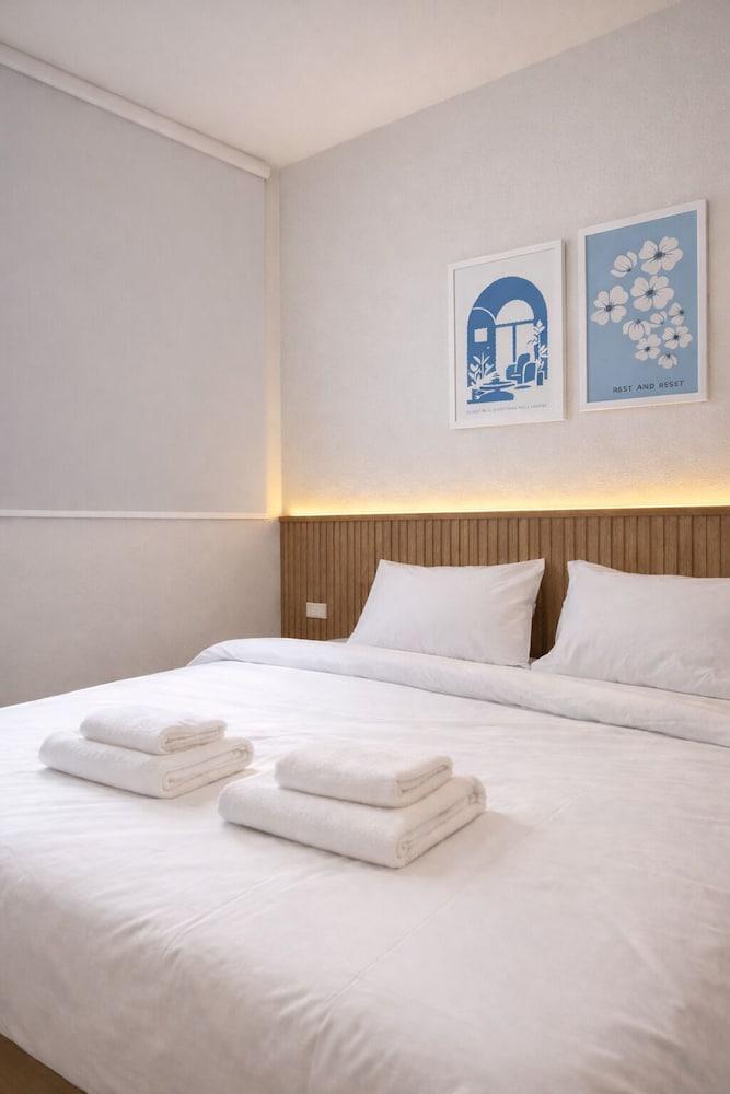 Soft Blue Home Room Type - Deluxe Double Room