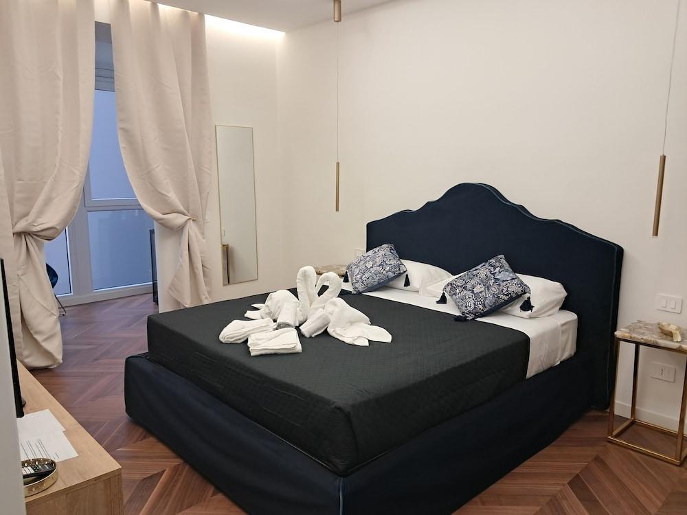 Sistina Home Collection Room Type - Deluxe Room