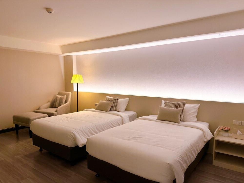Miloft Suvarnabhumi airport Room Type - Deluxe Double or Twin Room, Balcony, City View Miloft Suvarnabhumi airport Room Type - Deluxe Double or Twin Room, Balcony, City View