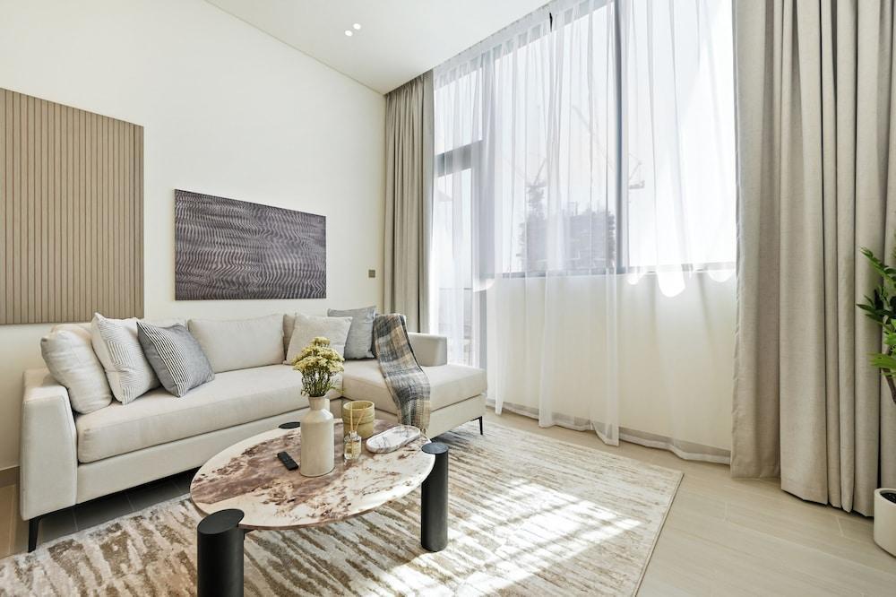Bloomfields Iconic 1BR Binghatti Phanto - Tap to explore photos