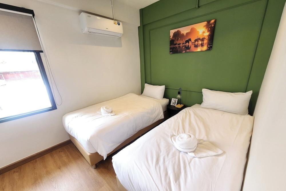 Shade House Bangkok Oldtown Room Type - Deluxe Twin Room