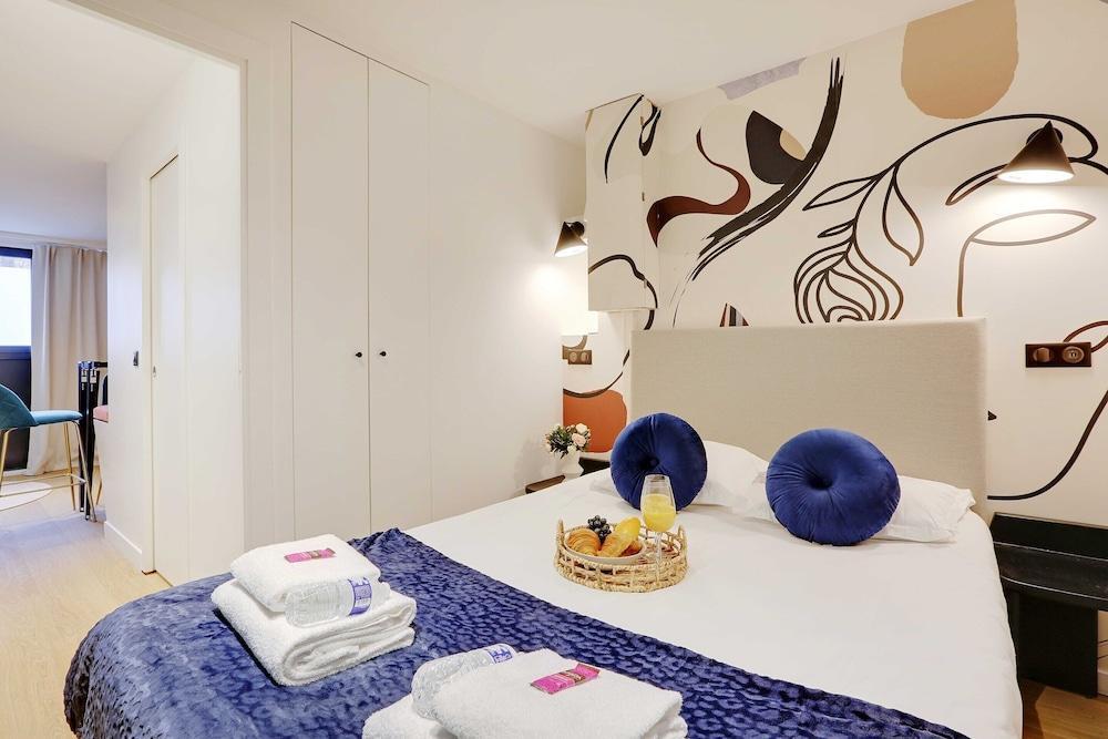 Charming Apartment Near Marais - Tap to explore photos