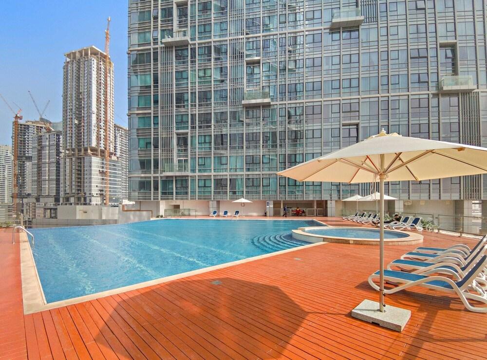 Silkhaus Horizon Tower Elegant 1bdr Pool Access - Tap to explore photos