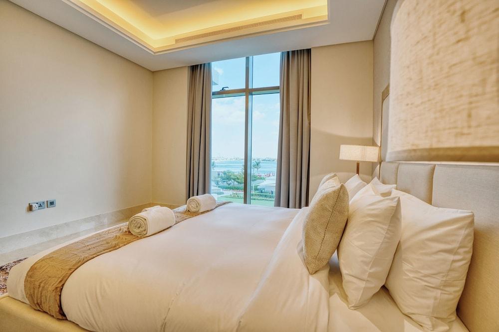 PVH - The8 - Opulent 3BR - Beach Access - Tap to explore photos