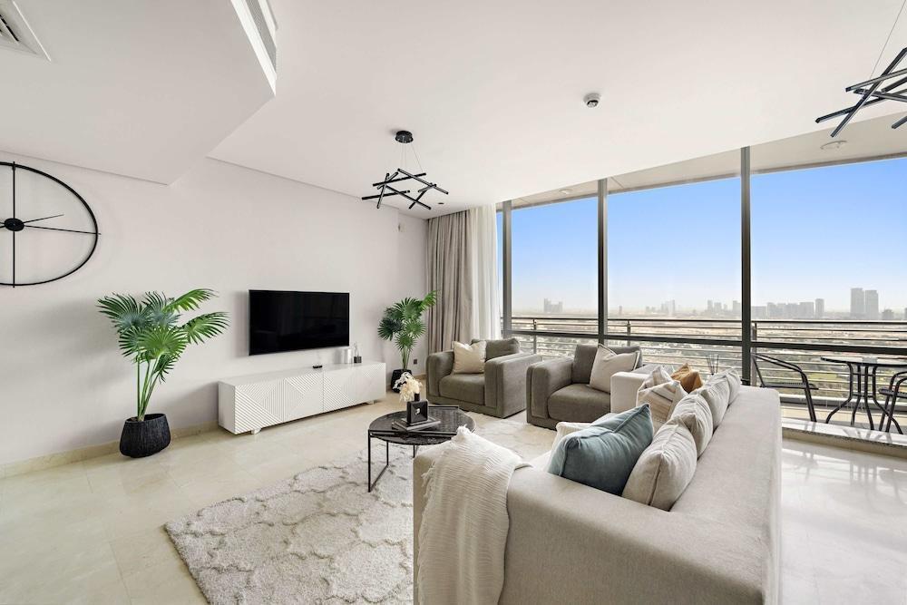Silkhaus Exclusive 2bdr in Difc Sky Gardens