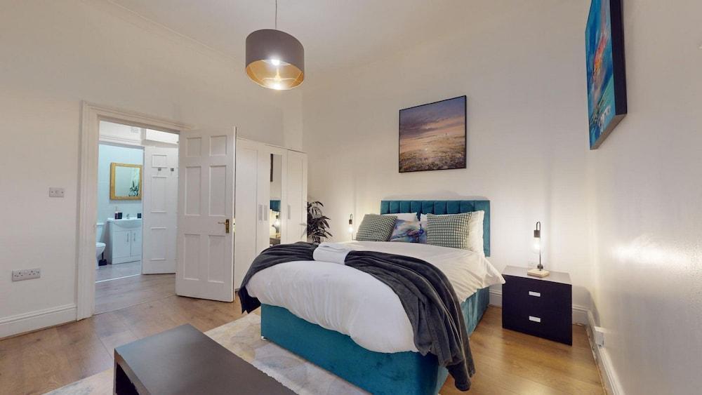 Modern 2 Bed Apartment in Greenwich