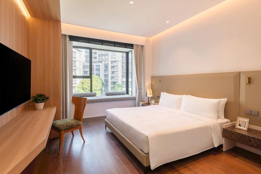 InterContinental Shanghai Jing An Ser Apt by IHG - Tap to explore photos