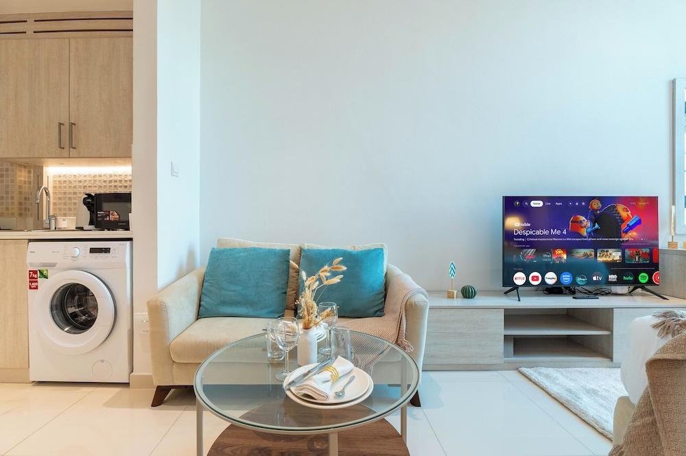 Luxury Studio with Private Beach - Tap to explore photos