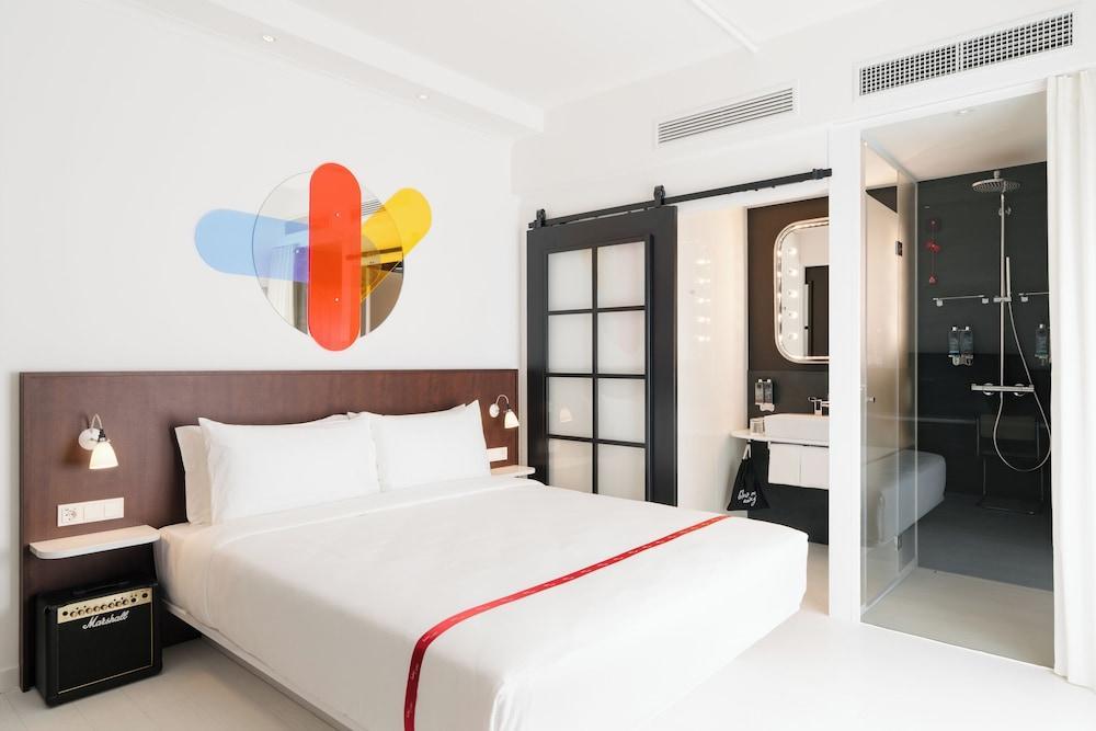 Ruby Giulia Hotel Rome - Tap to explore photos