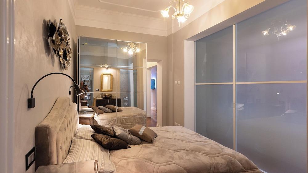 Rental in Rome Gregoriana Apartment - Tap to explore photos