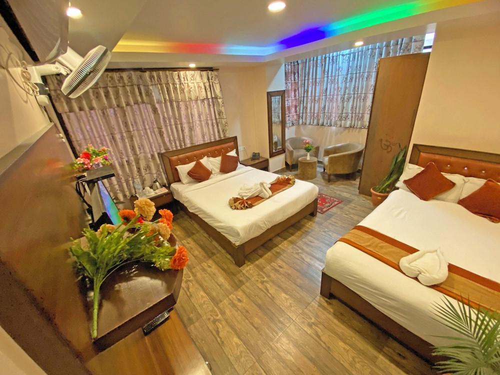 Hotel Tara Suites Room Type - Deluxe Quadruple Room