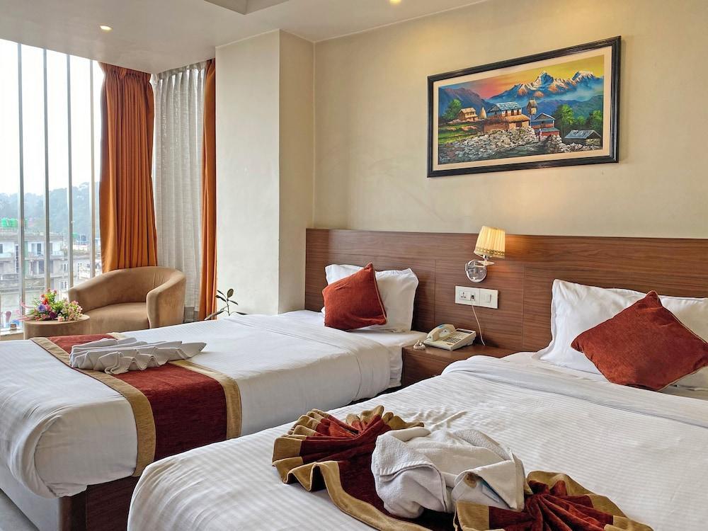 Hotel Tara Suites Room Type - Deluxe Twin Room, Hill View