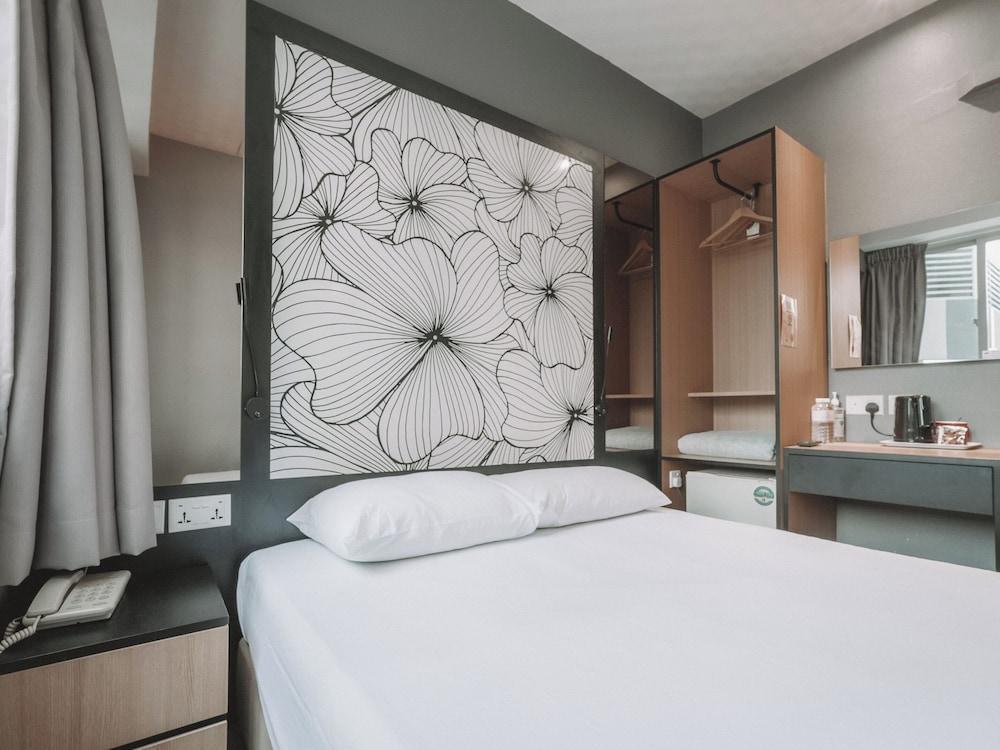 Amrise Hotel Geylang, 11Hrs Stay from 10PM to 9AM Room Type - Deluxe, Window
