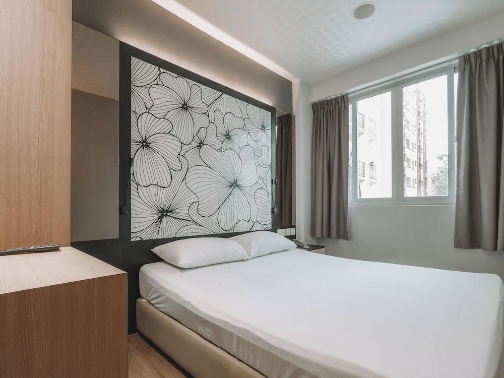 Amrise Hotel Geylang, 11Hrs Stay from 10PM to 9AM - Tap to explore photos