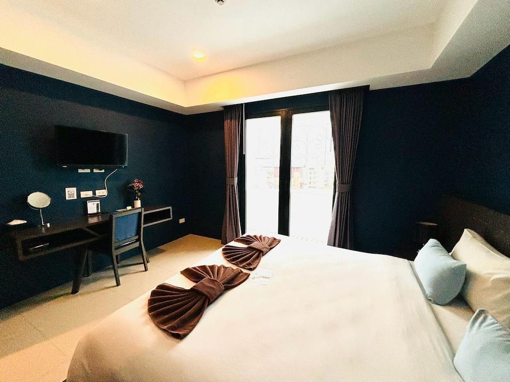 The Seens Hotel Room Type - Superior Double Room, 1 King Bed, Non Smoking, City View The Seens Hotel Room Type - Superior Double Room, 1 King Bed, Non Smoking, City View