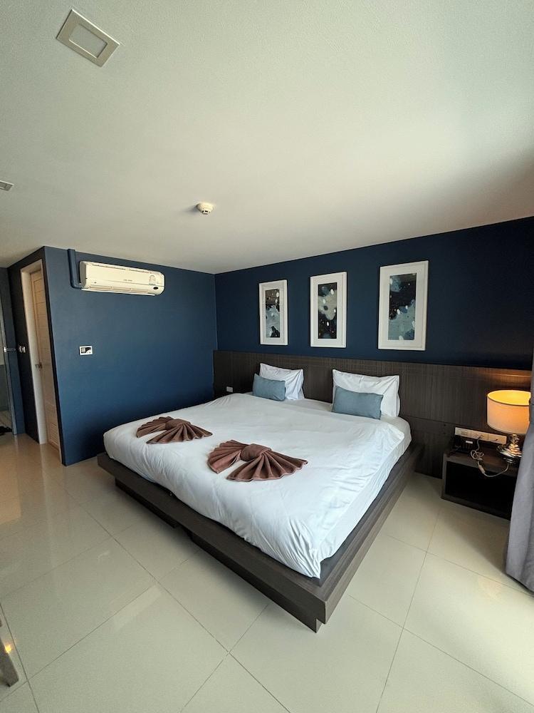 The Seens Hotel Room Type - Deluxe Double Room, 1 King Bed, Non Smoking, City View The Seens Hotel Room Type - Deluxe Double Room, 1 King Bed, Non Smoking, City View