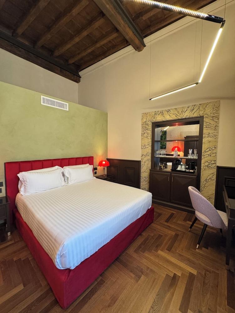 Palazzo Gambirasi Luxury Suite Roma Room Type - Deluxe Room