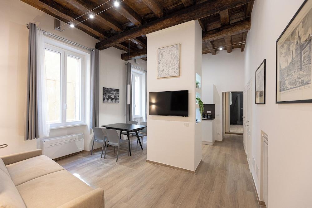 Rental in Rome Navona Modern Apartment - Tap to explore photos