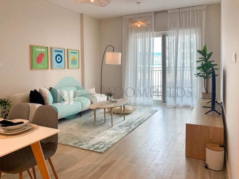 Bloomfields Relaxing 1-Br in Yas Is - Tap to explore photos