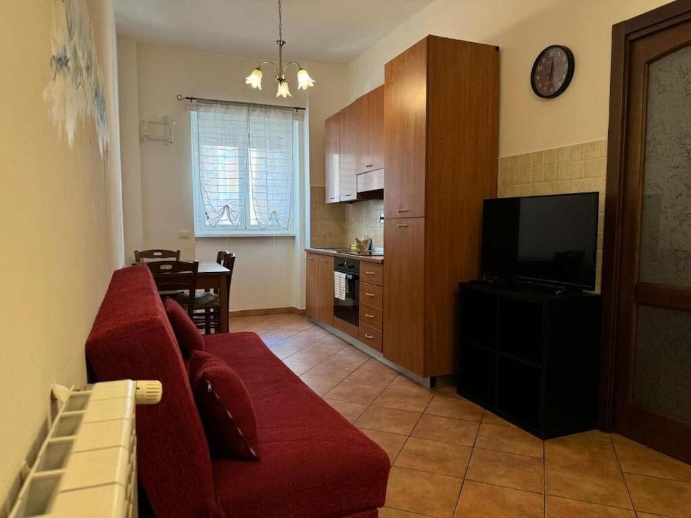 Trastevere Marconi Apartment - Tap to explore photos