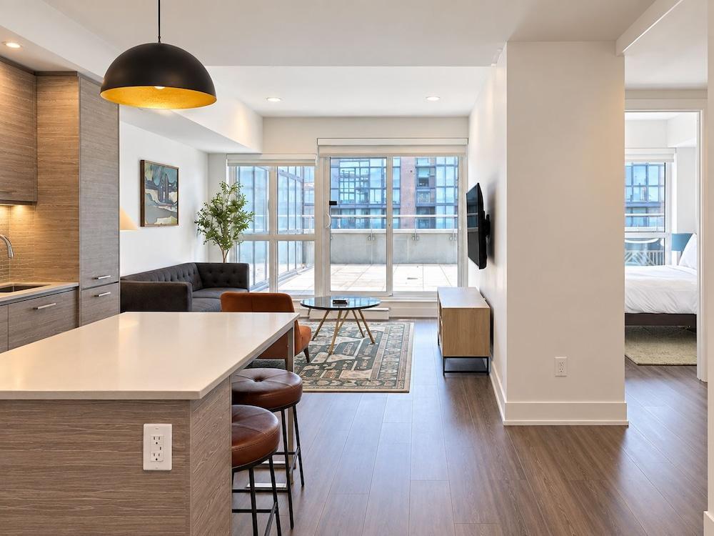 Nester Finn West Queen West Room Type - Superior Apartment, 2 Bedrooms, Balcony