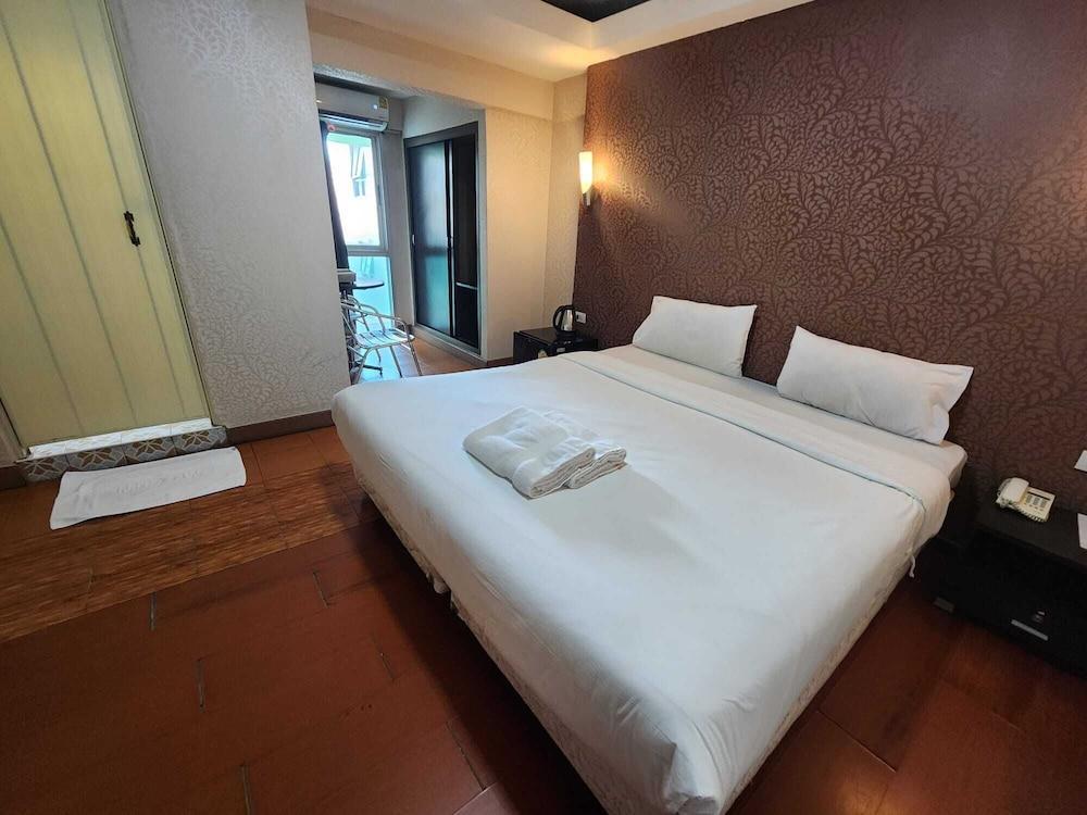 New VC Hotel Bangkok Room Type - Junior Studio, City View