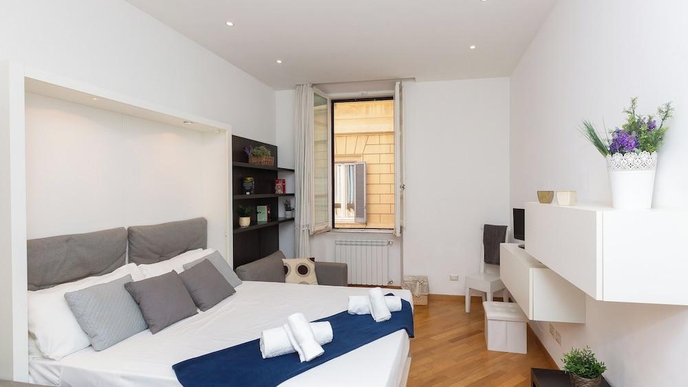 Rental in Rome Vittoria Apartment Room Type - Apartment