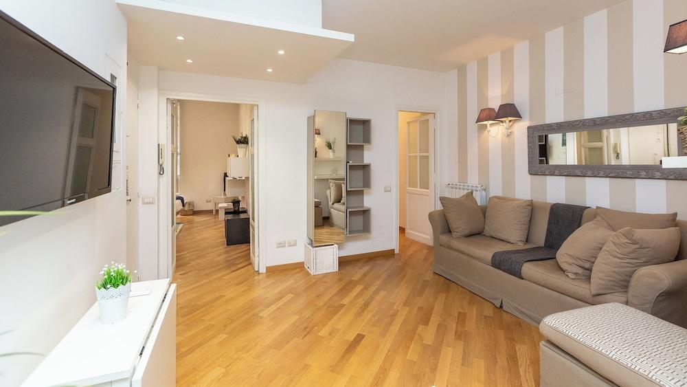 Rental in Rome Vittoria Apartment - Tap to explore photos