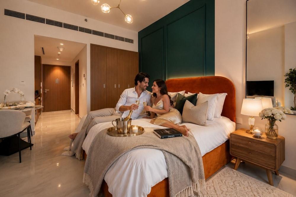 Modern Luxury with Pool & Balcony Room Type - Deluxe Studio