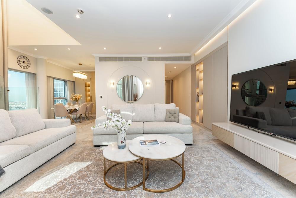 PVH - Central Park 1BR with Study Room - Tap to explore photos