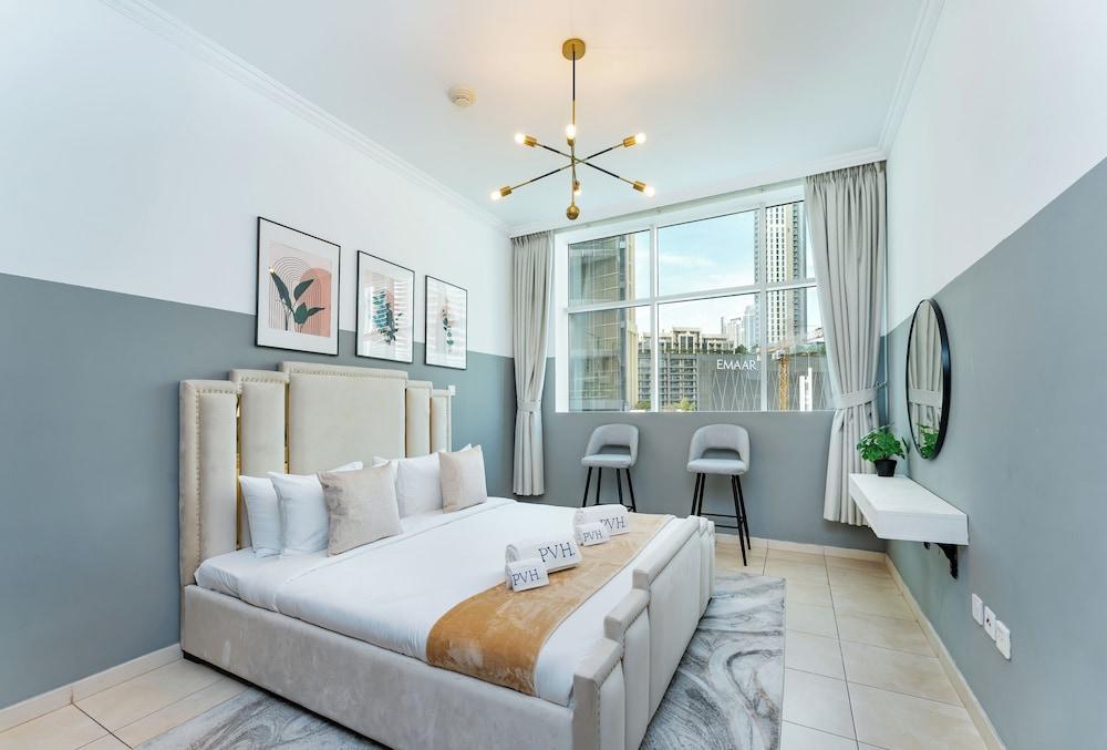 PVH - Burj Al Nujoom - Chic 2BR
