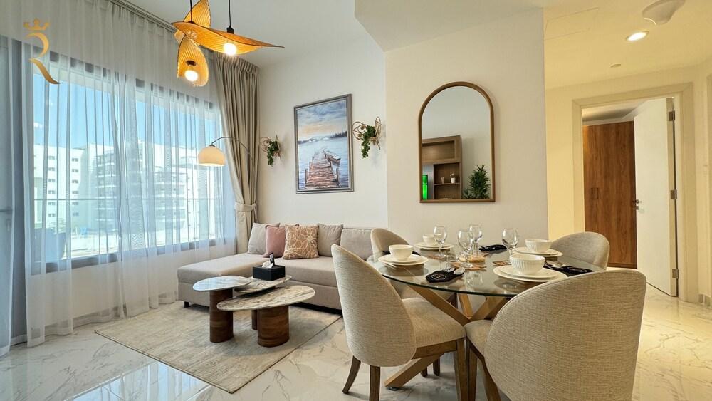 Masdar Oasis 1 Modern Apartmenst By Rhh - Tap to explore photos
