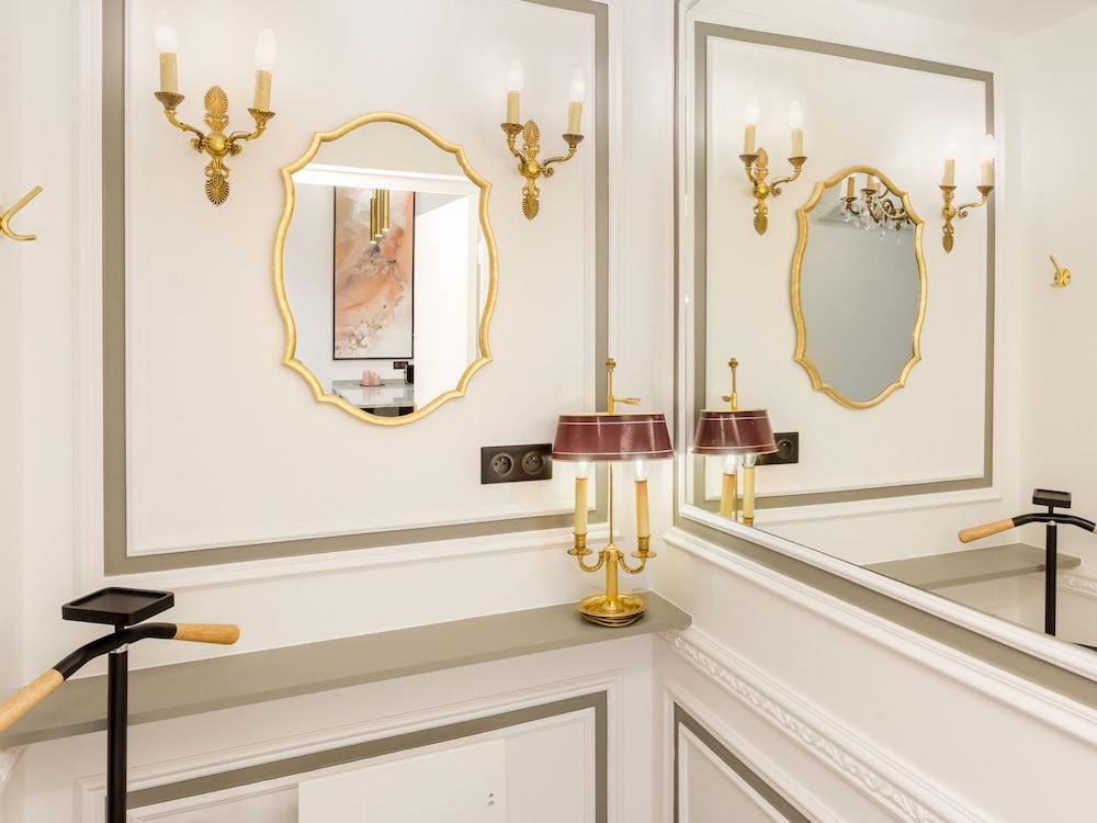Merveil - Luxury Suite - Marais Archives - Tap to explore photos