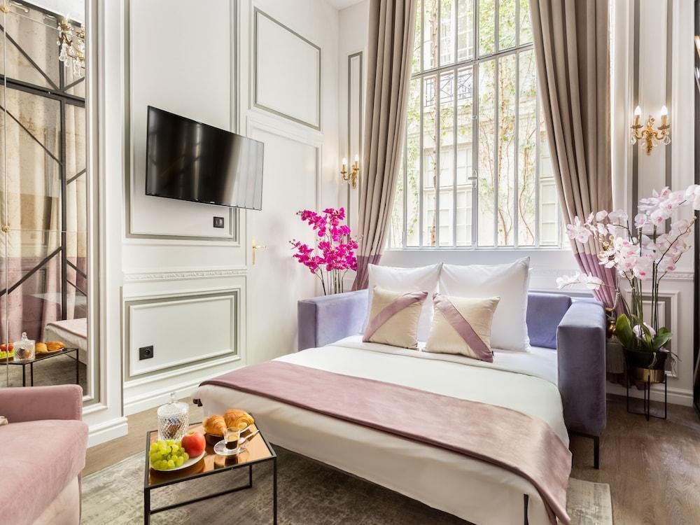 Merveil - Luxury Suite - Marais Archives - Tap to explore photos