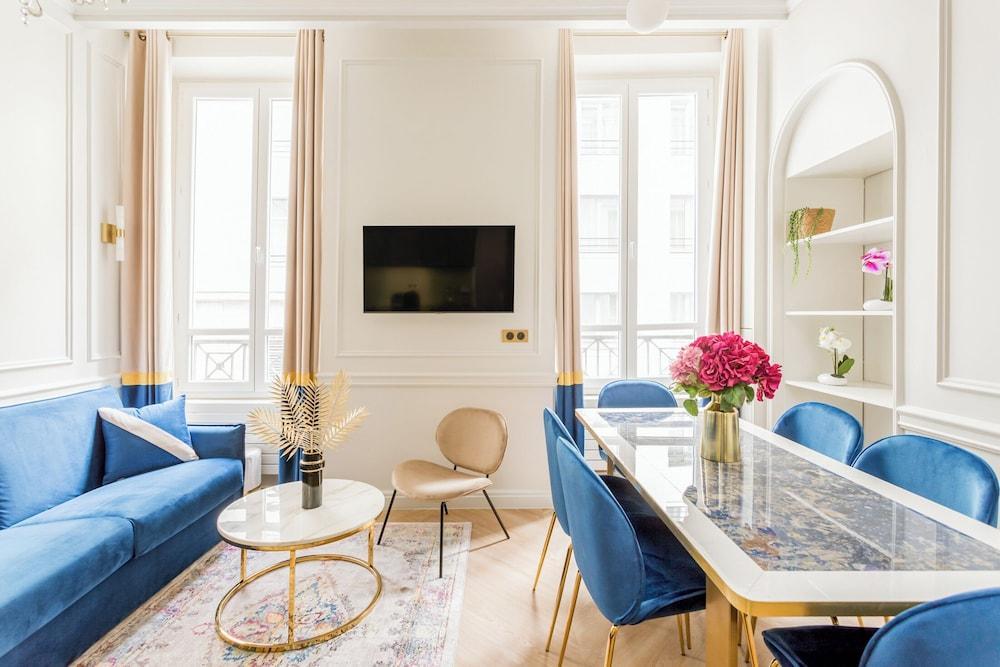 Merveil Luxury Suites - Opera - Volney I-II - Tap to explore photos