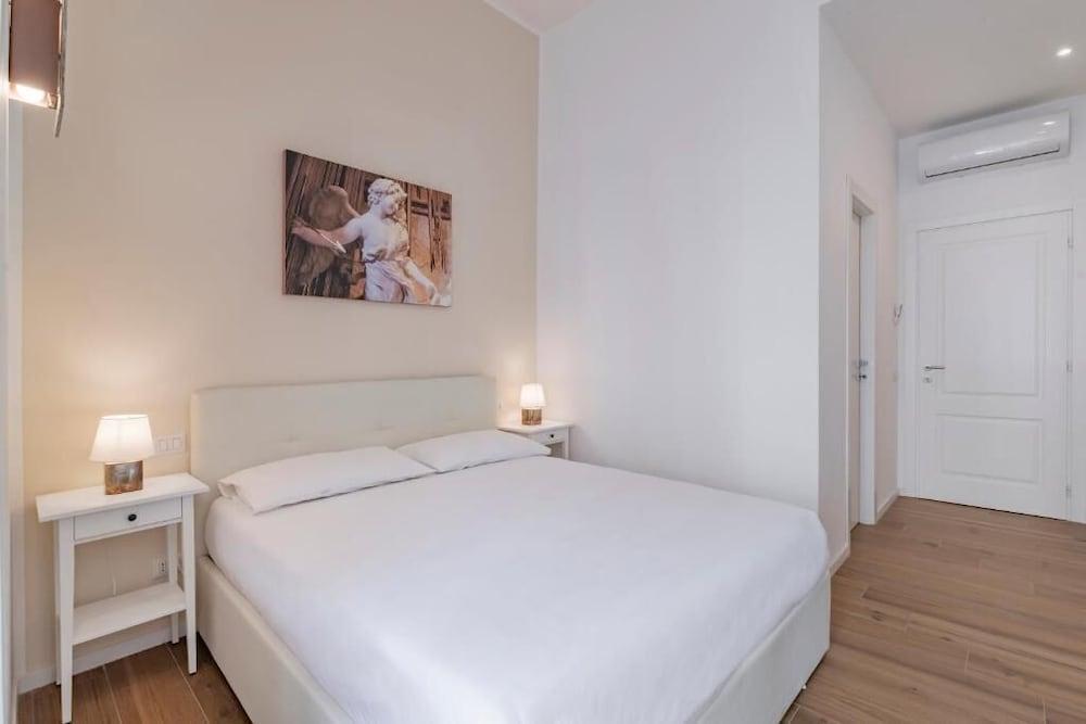 Leo's Colosseum Room Type - Superior Double Room, City View Leo's Colosseum Room Type - Superior Double Room, City View