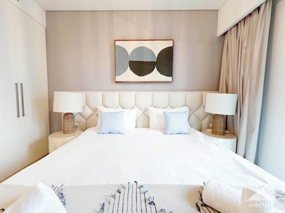 Luxury at Burj Crown Downtown Balcony & View - Tap to explore photos
