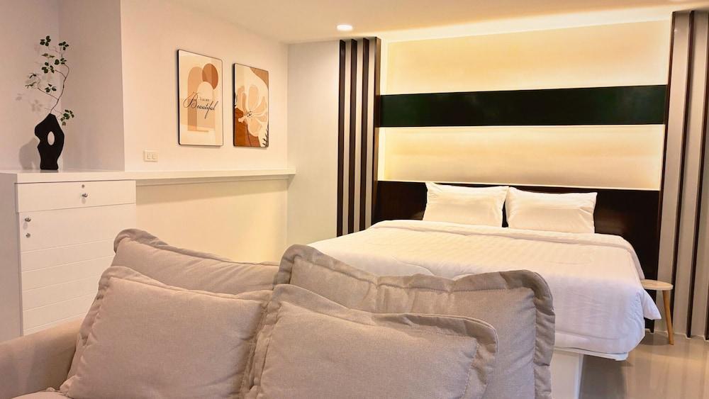 Paul & Pam Hotel Bangkok Room Type - Executive Suite