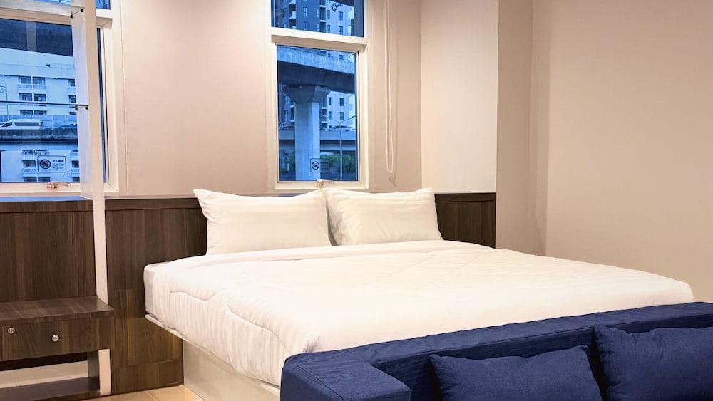 Paul & Pam Hotel Bangkok Room Type - Junior Suite