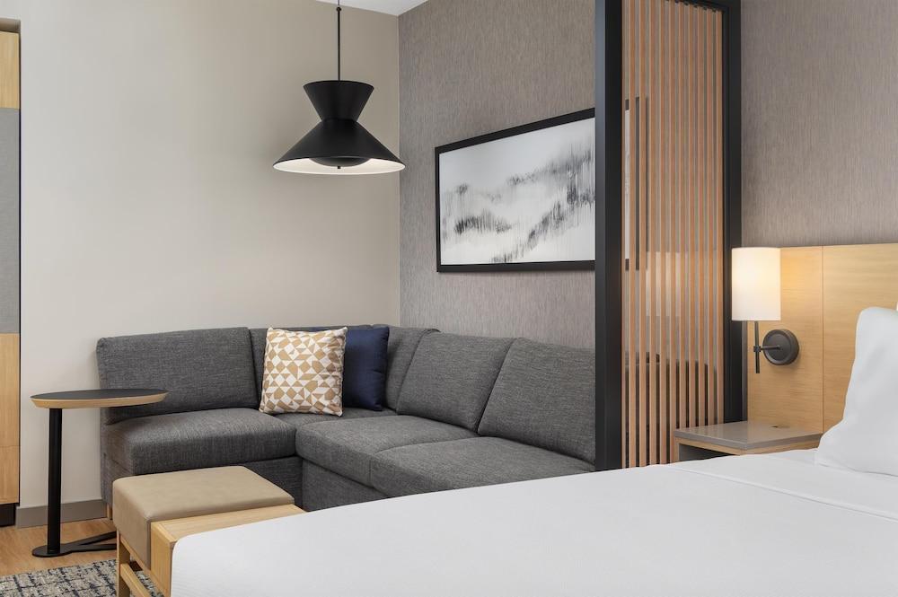 Hyatt Place Toronto Airport - Tap to explore photos