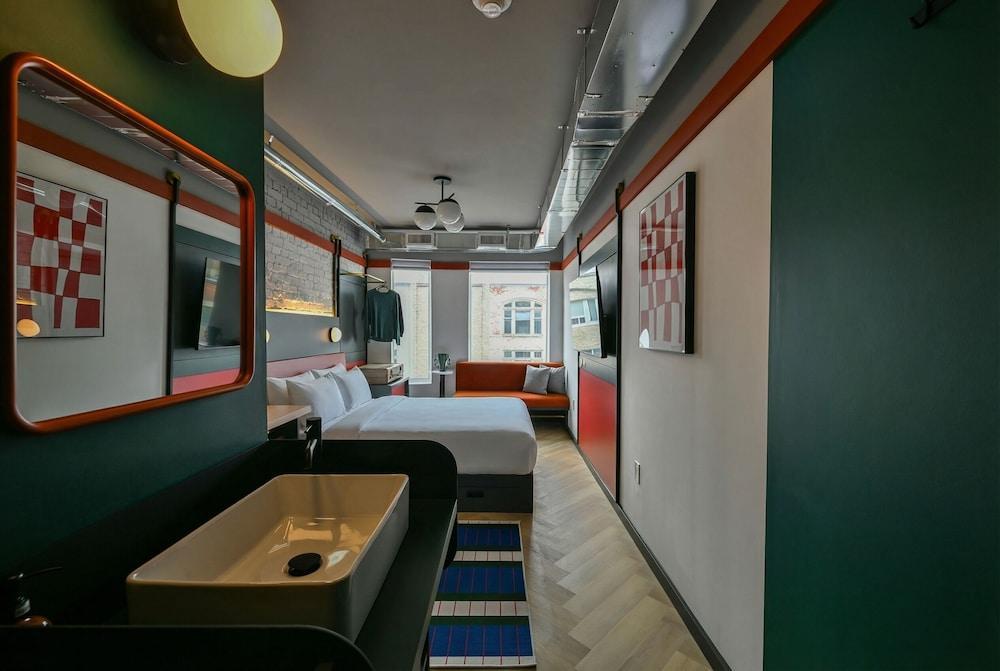 Nomas Hotel Room Type - Premium Studio Suite, 1 Queen Bed